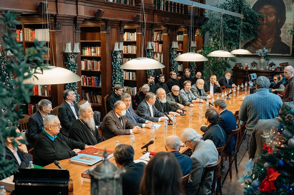 Евангелие Достоевского духовным школам РПЦ.jpg Евангелие Достоевского духовным школам РПЦ.jpg