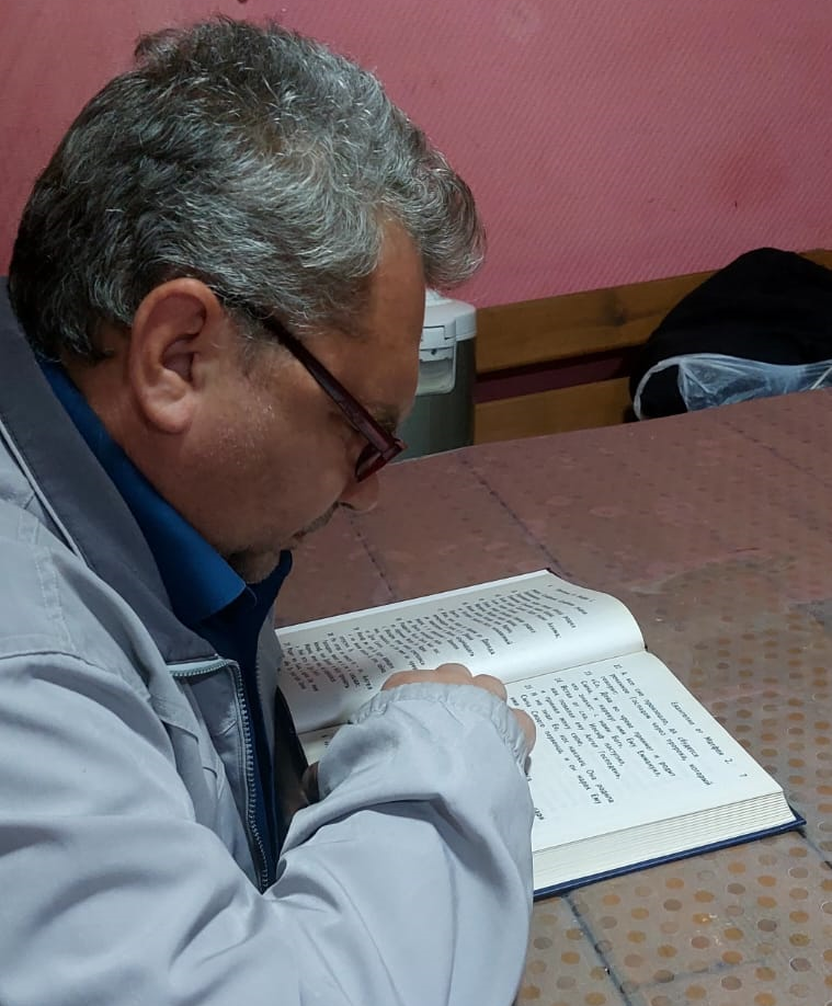 За чтением Евангелия_.png