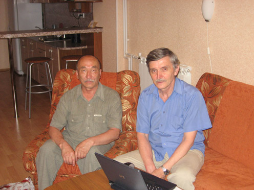 А.Столяров работает с переводчиком С.Торбоковым.jpg А.Столяров работает с переводчиком С.Торбоковым.jpg